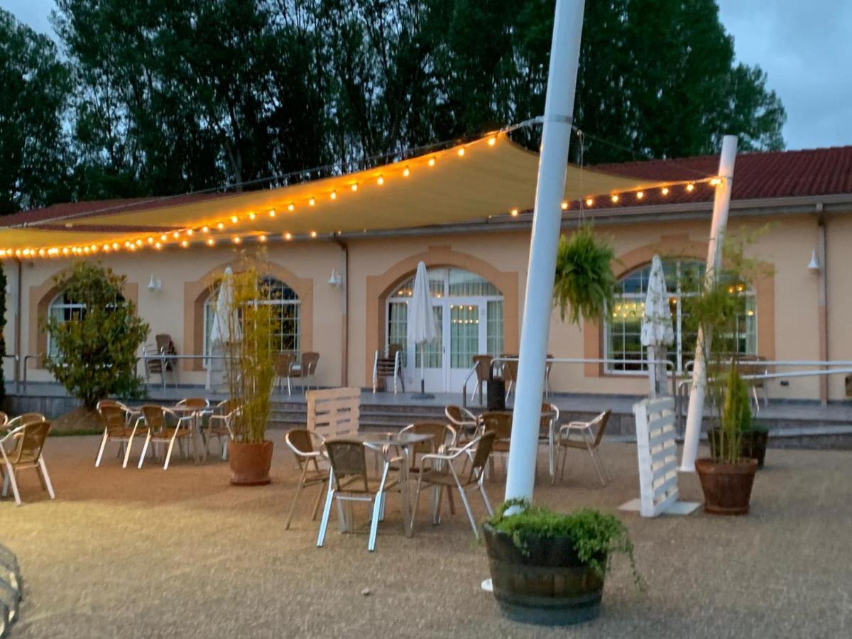Hotel Restaurante La Alhama Medina de Pomar Exteriör bild