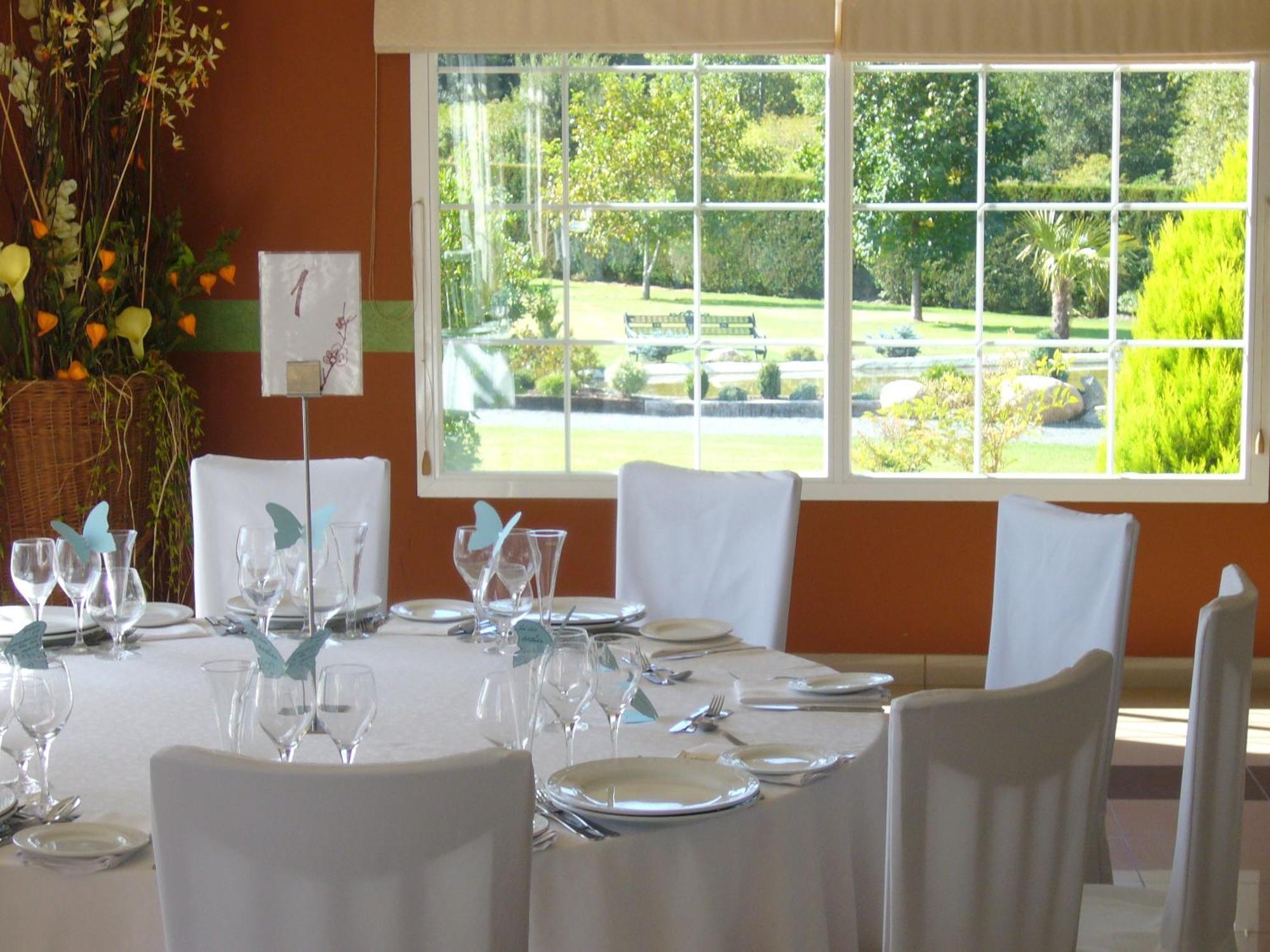 Hotel Restaurante La Alhama Medina de Pomar Exteriör bild