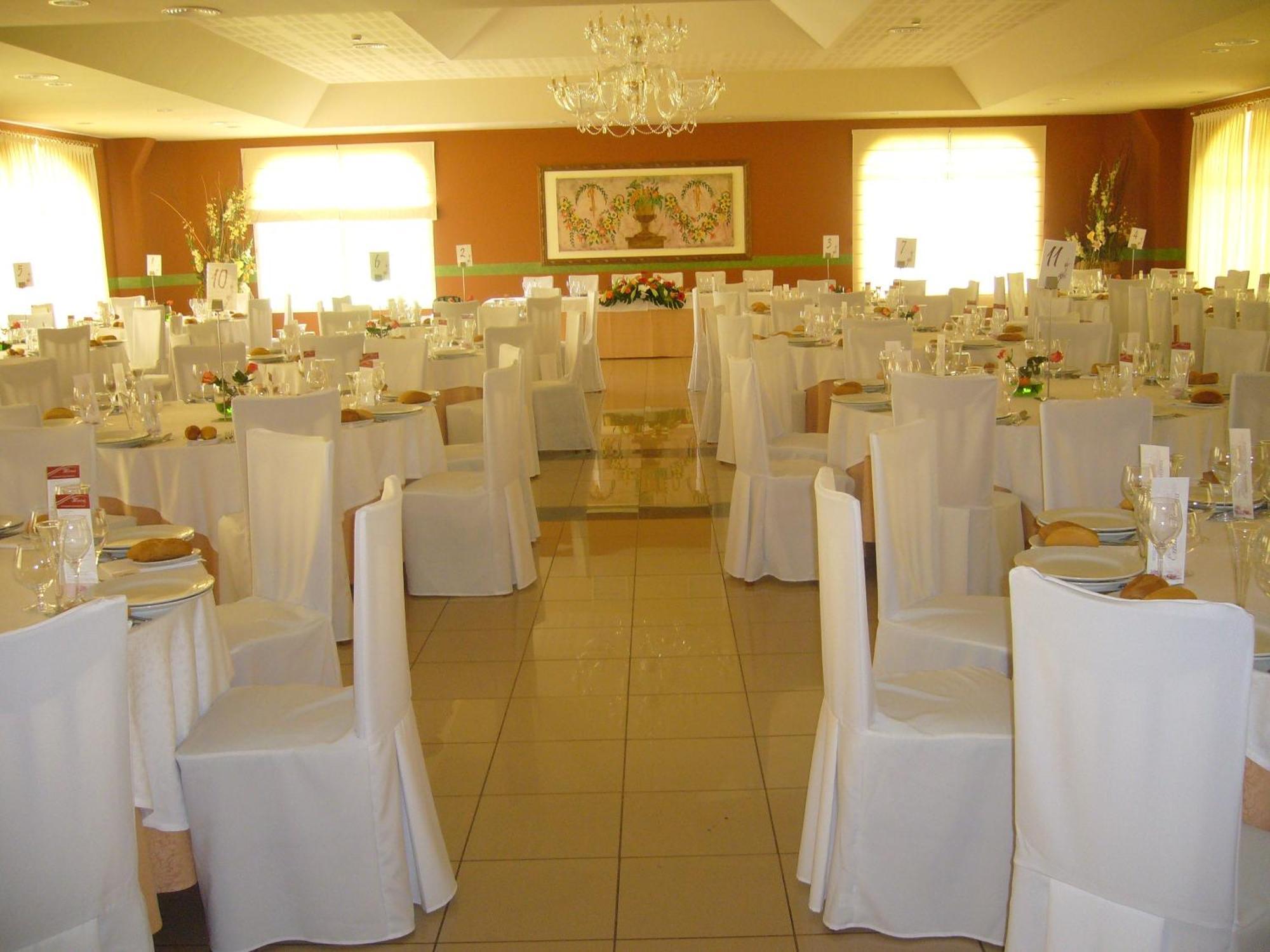 Hotel Restaurante La Alhama Medina de Pomar Exteriör bild
